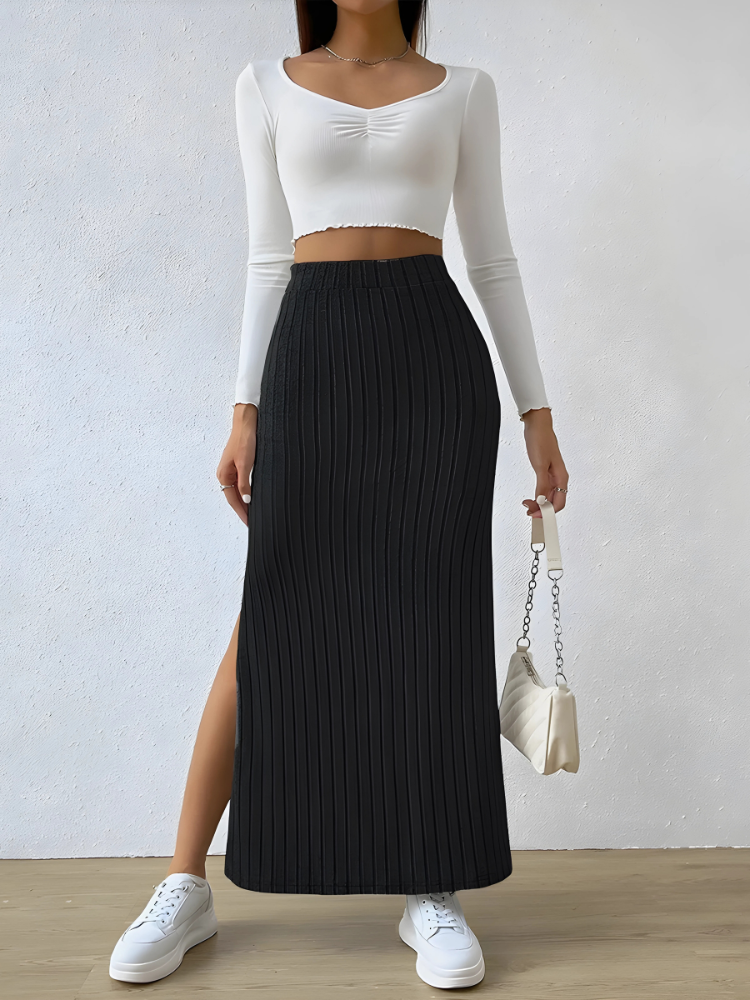 Urban Curve – Ribbed High-Waist Split Skirt