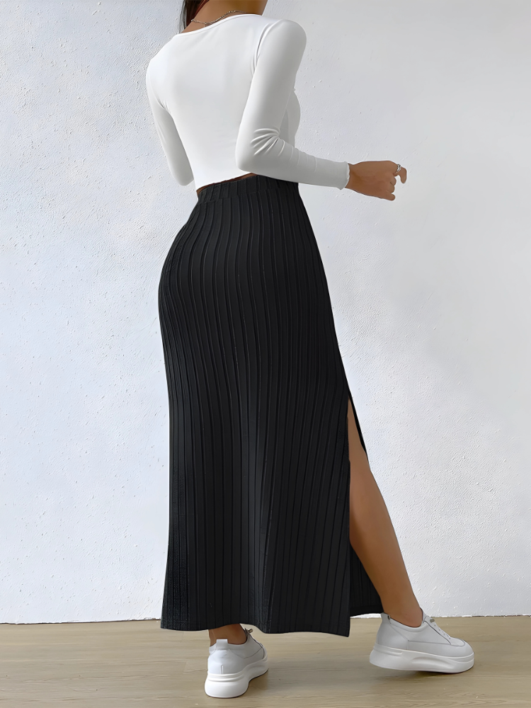Urban Curve – Ribbed High-Waist Split Skirt
